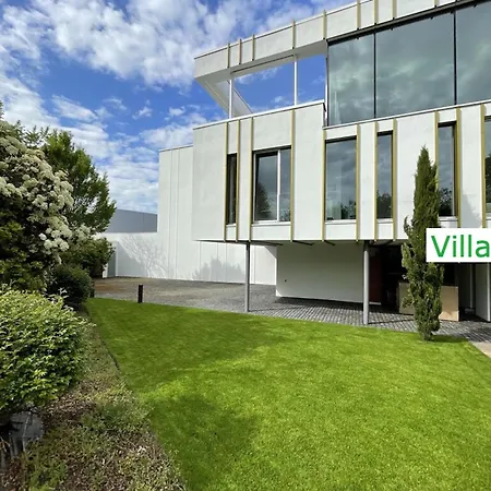 Luxus Design Emg Nah Frankfurt, Heidelberg Mit Sauna, Schwimmteich, Garten Fuer Familien Und Gruppen Bis 17 Personen * Bensheim