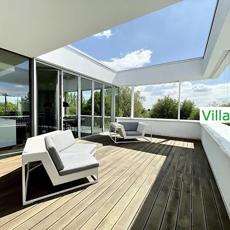 Luxus Design Emg Nah Frankfurt, Heidelberg Mit Sauna, Schwimmteich, Garten Fuer Familien Und Gruppen Bis 17 Personen Villa