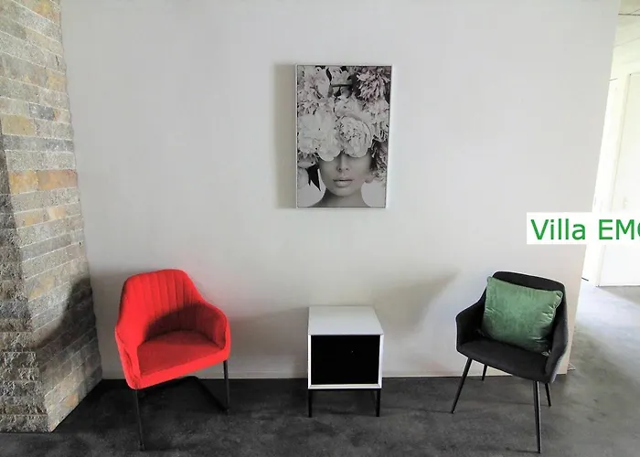 Luxus Design Emg Nah Frankfurt, Heidelberg Mit Sauna, Schwimmteich, Garten Fuer Familien Und Gruppen Bis 17 Personen Villa