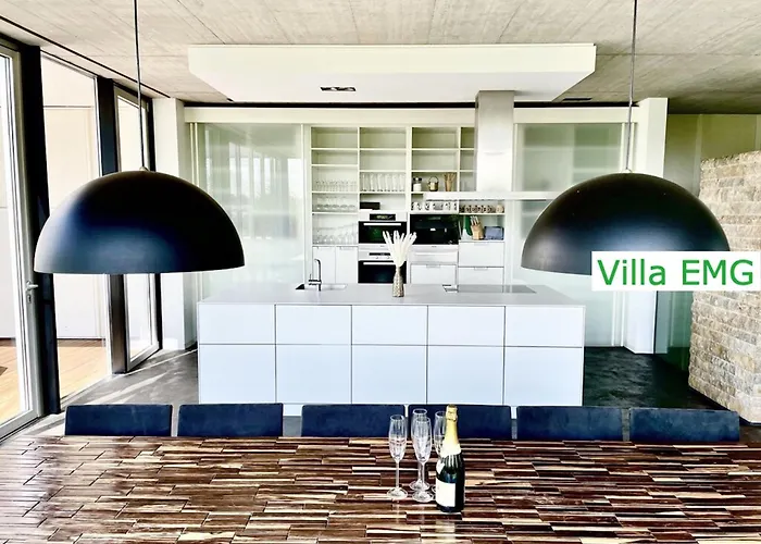 Luxus Design Emg Nah Frankfurt, Heidelberg Mit Sauna, Schwimmteich, Garten Fuer Familien Und Gruppen Bis 17 Personen * Bensheim