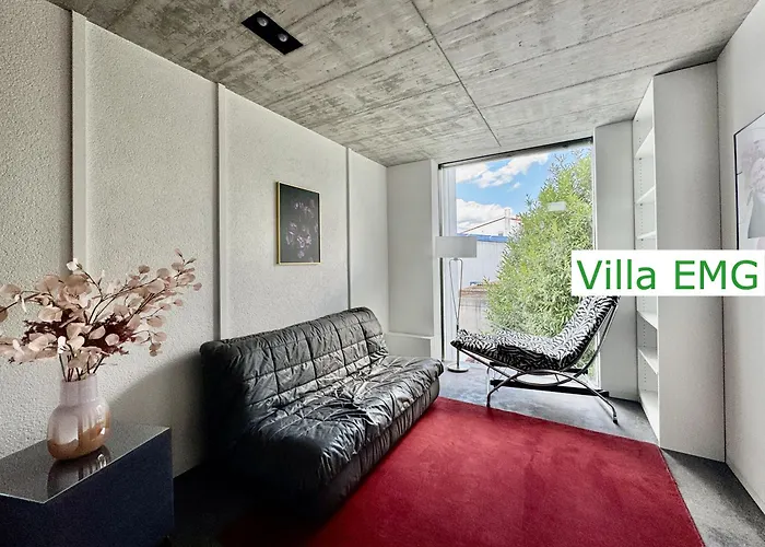 Luxus Design Emg Nah Frankfurt, Heidelberg Mit Sauna, Schwimmteich, Garten Fuer Familien Und Gruppen Bis 17 Personen Villa